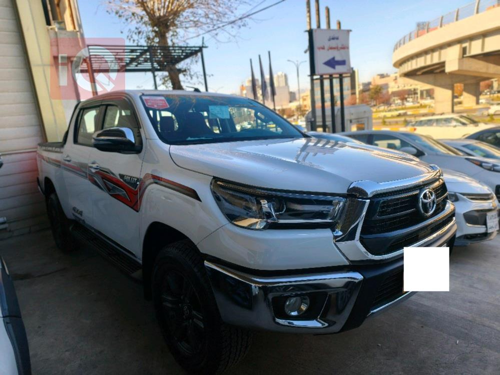 تويوتا هايلوكس